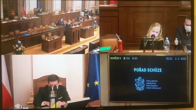 A parlamenti ülést is sikerült meghosszabbítani a vészhelyzet mellett Csehországban
