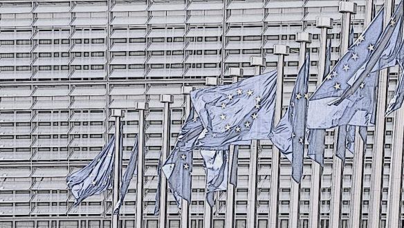 Ki kövesse Junckert az EU élén? Merkelnek van rá három ötlete