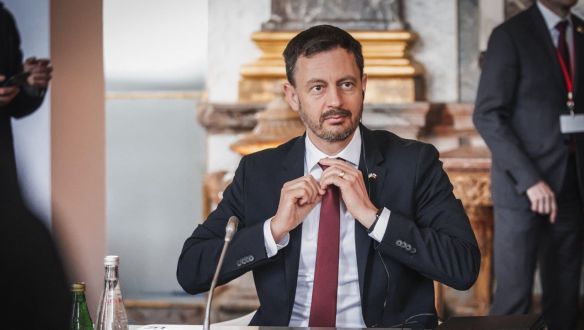 A szlovák kormányfőt is hívták a kollégái Kijevbe, de ő otthon maradt
