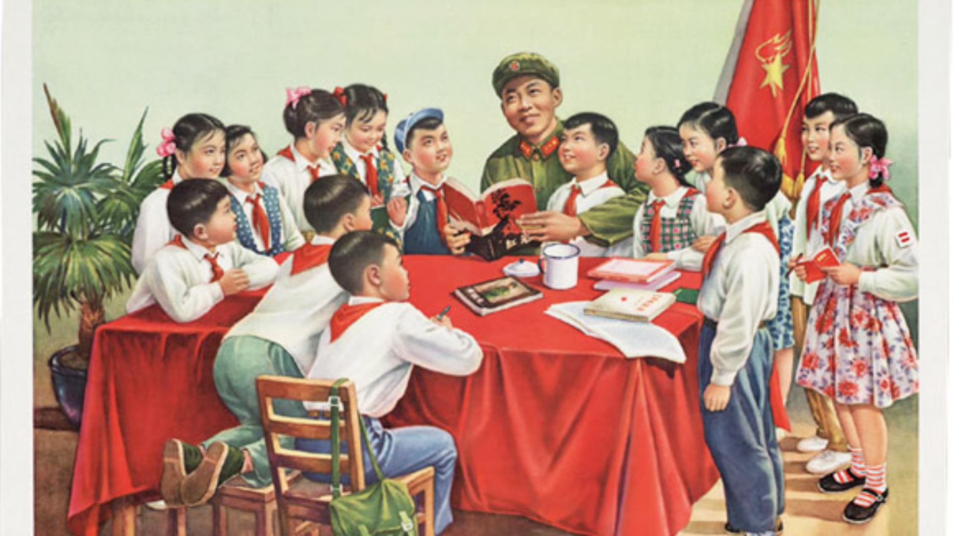 Az 1965-ből származó poszteren a Kínai Kommunista Párt egyik hétköznapi hőse, Lei Feng látható. A kép címe: Lei Feng bácsi forradalmi történeteket mesél. Lei Feng propagandisztikus legendája Mao alatt kezdődött, a Kínai Kommunista Párt azonban a vezető halála után tovább éltette a legendát. 