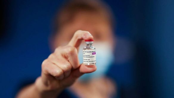 Beperli Olaszország a Pfizert és az AstraZenecát, mert nem szállítják le a szerződésben vállalt vakcinamennyiséget