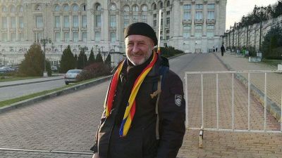 Egy román nyugdíjas ötszáz kilométert sétált, hogy szavazásra buzdítson az EP-választáson