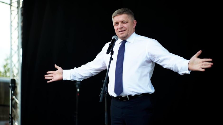A szlovák ellenzék is egyre inkább rácsavarodik az oroszbarátságra