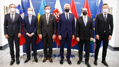 Egyelőre nincs egyezség Szlovákiával a védettségi igazolvány kölcsönös elfogadásáról